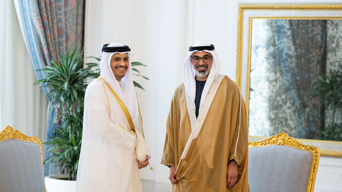 Crown Prince of Abu Dhabi meets Prime Minister of Qatar