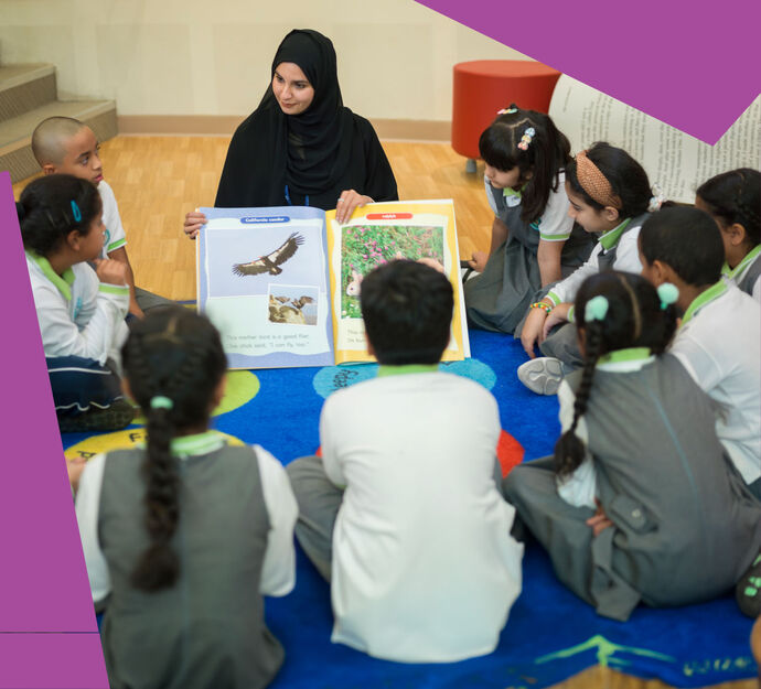 بتوجيهات رئيس الدولة.. توزيع 65,000 كتاب من معرض أبوظبي الدولي للكتاب على مدارس الدولة