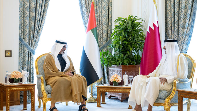 Emir of Qatar receives Crown Prince of Abu Dhabi