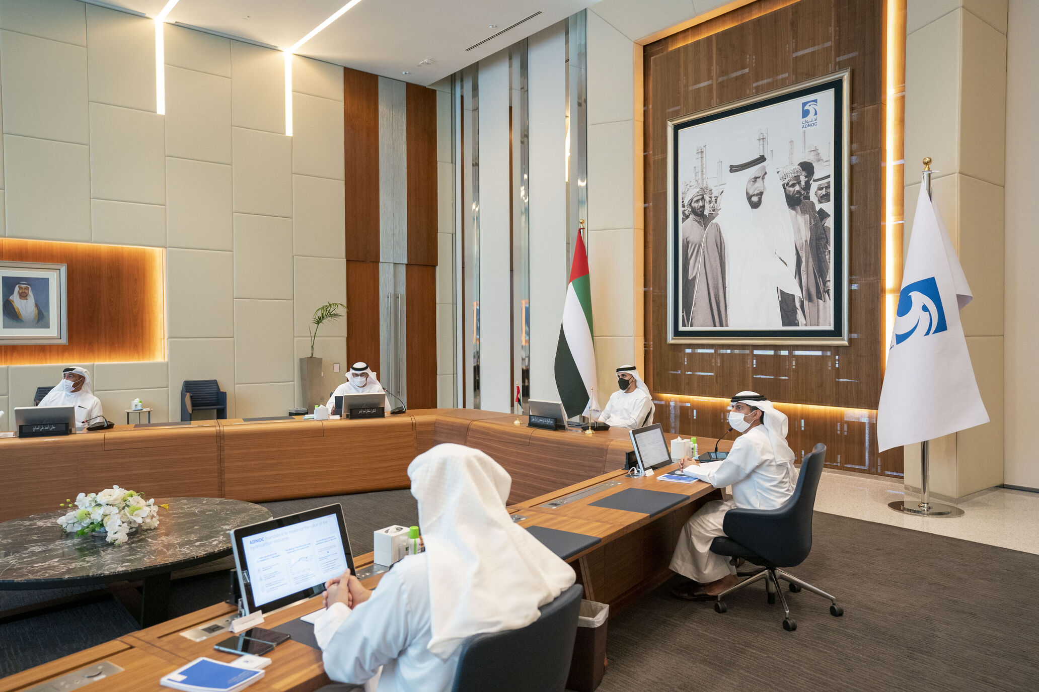 Khaled Bin Mohamed Bin Zayed Chairs First Meeting Of The Executive ...