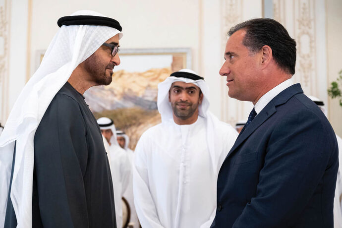UAE President receives participants in Abu Dhabi Global Healthcare Week