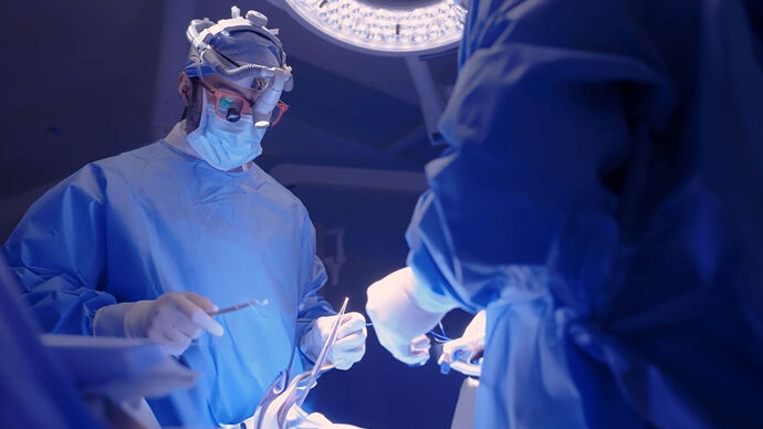 Cleveland Clinic Abu Dhabi performs the UAE’s first combined heart and double lung transplant